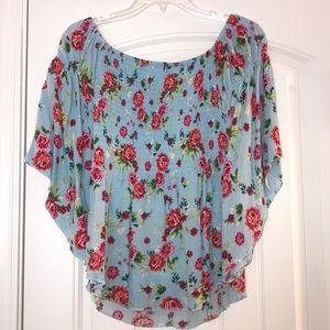 Pretty floral top with wide sleeves.
